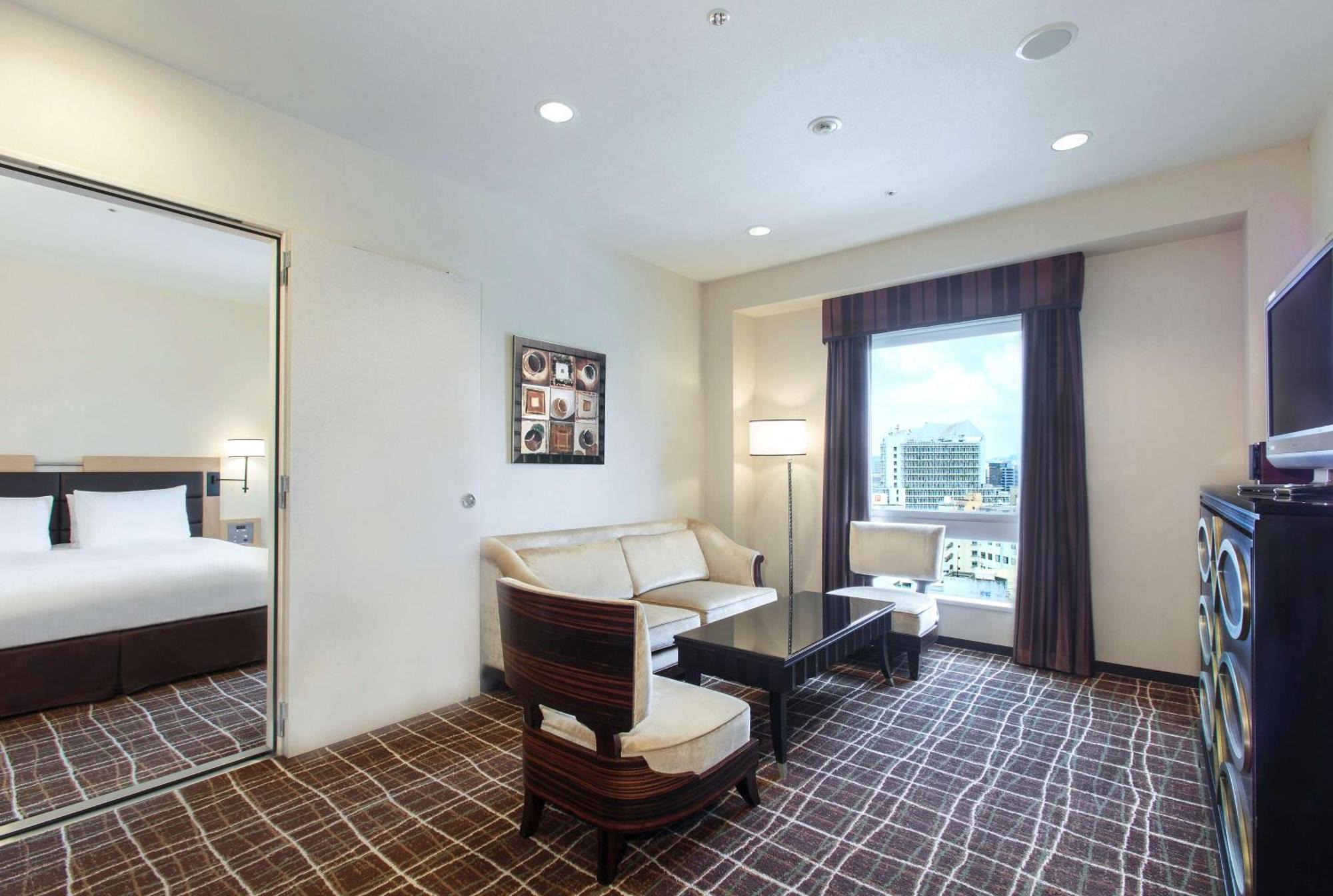 Hotel Doubletree By Hilton Naha Exterior foto